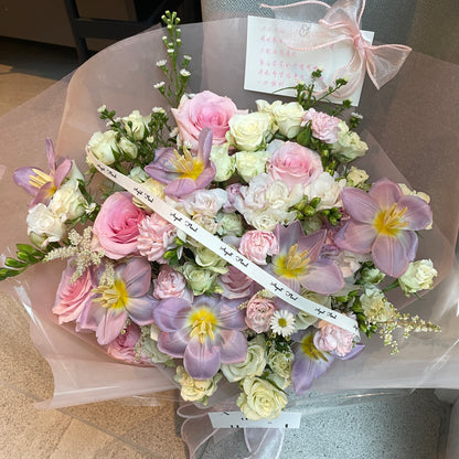 "Blooming Beauty: Exclusive Handcrafted Flower Bouquets Delivered to Your Doorstep – Perfect for Every Occasion!"